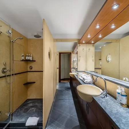 Numa Camperio 4* ميلان
