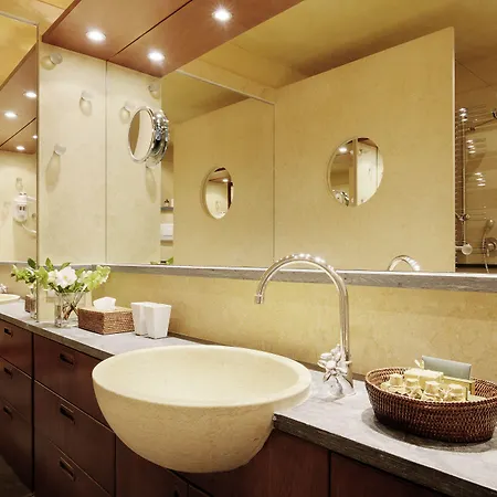 Numa Camperio Hotel 4*